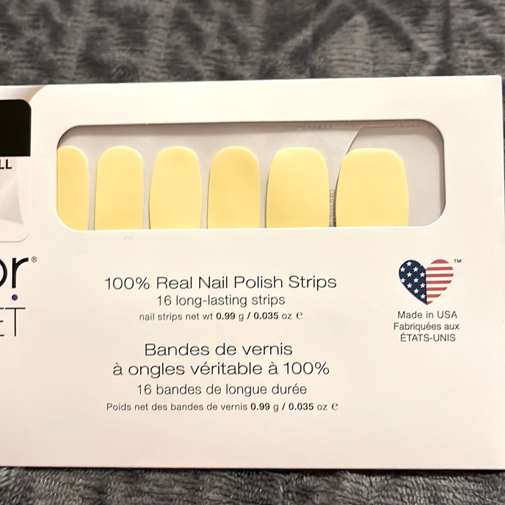 Color Street Nail Set Belgian buttercup